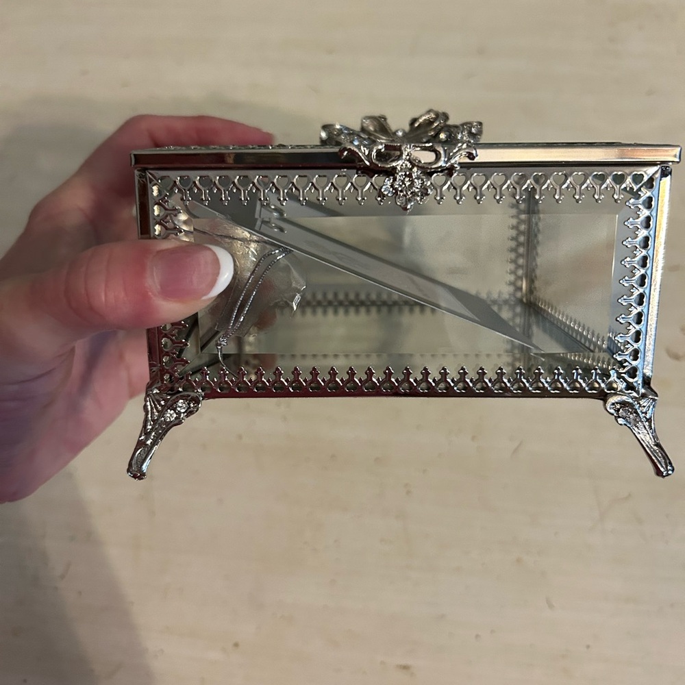 Elegant Silver Jewelry Organizer Box